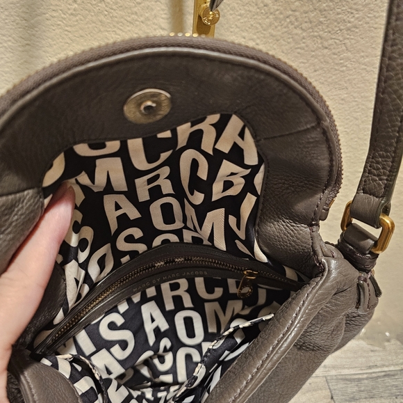 Marc Jacobs Gray Leather Crossbody Bag EUC - Picture 8 of 11